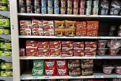 韓國火雞面深陷雙標(biāo)風(fēng)波 食品流通標(biāo)準(zhǔn)差異引熱議